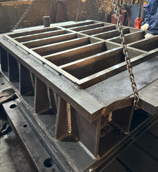 China Hollow Concrete Block Moulds factory